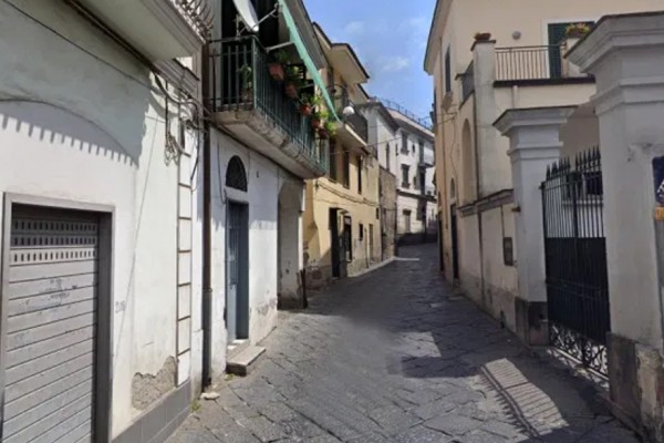 Palma Campania, furto con destrezza all'edicola di via San Felice