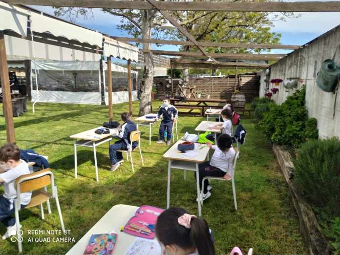 San Gennaro Vesuviano, i giovani della 'Cozzolino-D'Avino' frequentano la scuola all'aperto