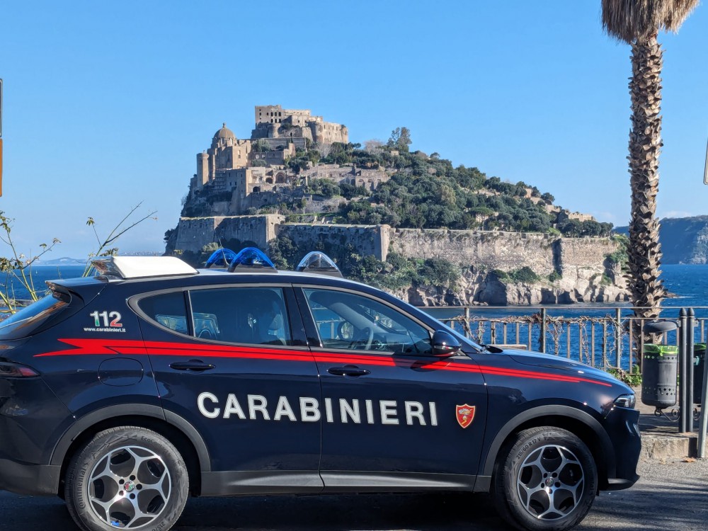 Ischia: coppia fermata sull’isola con carte di identità false