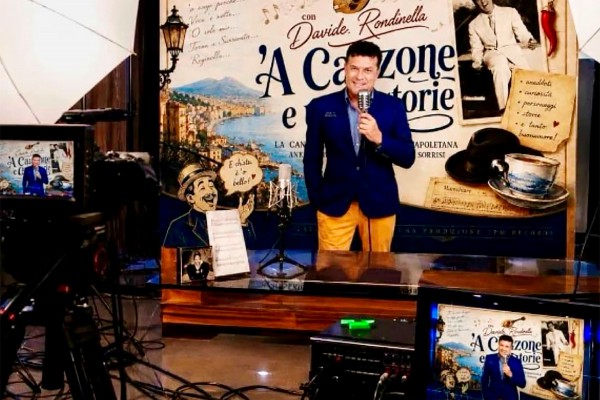 Con Davide Rondinella un'estate a tutta musica e ricordi tuffandosi nela rubrica 'A canzone e mille storie!
