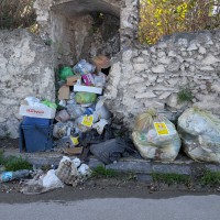 Terzigno, emergenza a Boccia al Mauro: la frazione sommersa dai rifiuti