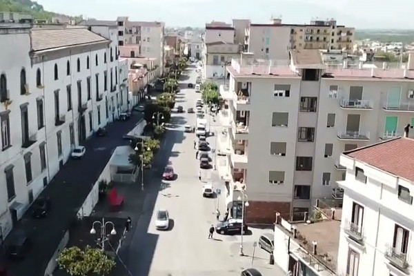 PALMA CAMPANIA: ospiti senza invito, tre donne sorprese dai proprietari a svaligiargli casa. Prima la zuffa poi l'arresto, i carabinieri ne arrestano due. E' caccia alla complice