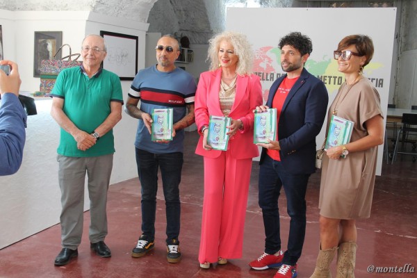 "Spalle al muro e avanti tutta": Emozioni, testimonianze e gratitudine al MuseoPossibile di Nola per la seconda raccolta di Felice Peluso
