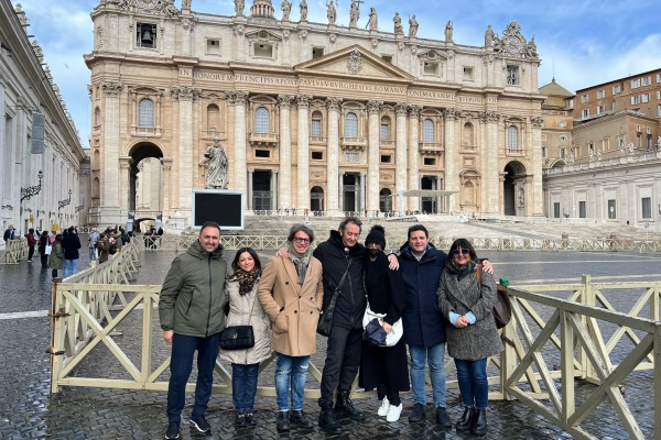 Palma Campania prega San Giovanni Paolo II per la Pace: un gruppo di fedeli in visita alla sua tomba nel giorno in cui si ricorda la sua scomparsa