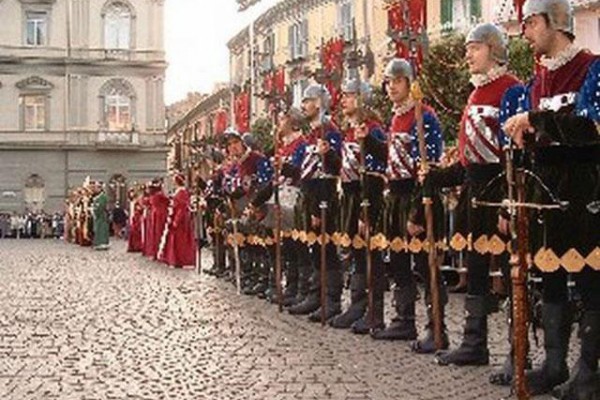 A Nola la XXIX edizione di “MEDIOEVALIA”, con il grande corteo storico degli Orsini