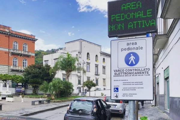 Palma Campania: da questa sera alle 22 scatta l'area pedonale a Via Roma