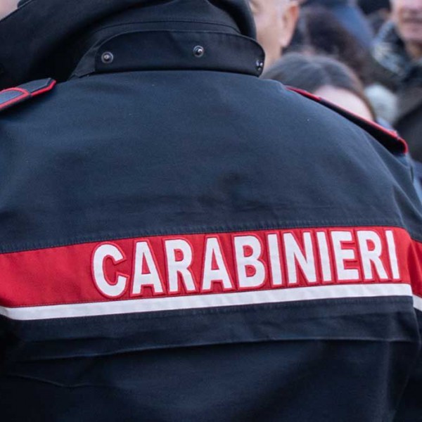 Striano, "Finger Gun" per non pagare l'affittacamere: 28enne di San Gennaro Vesuviano denunciato dai Carabinieri