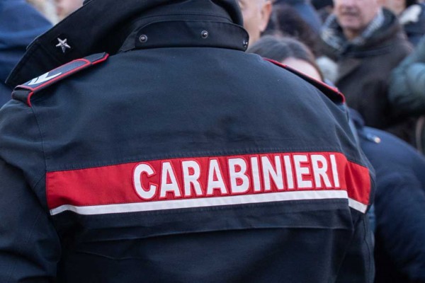 Striano, "Finger Gun" per non pagare l'affittacamere: 28enne di San Gennaro Vesuviano denunciato dai Carabinieri