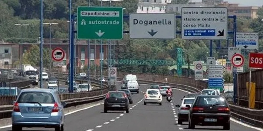 Ladra in Tangenziale intercettata dalla Polizia Stradale