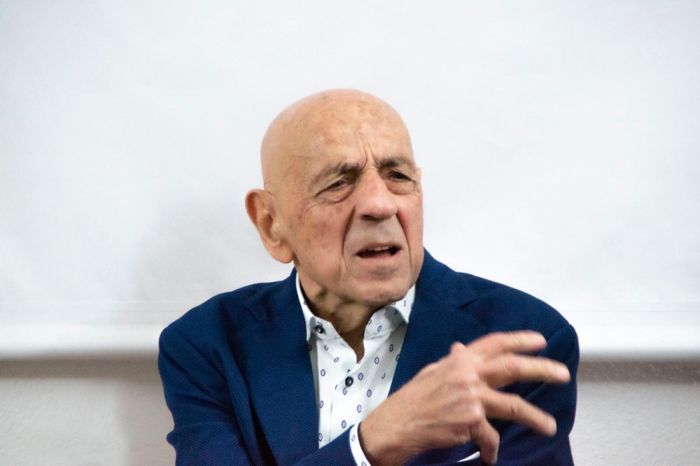 Peppe Pappa mette “la faccia” sulla pace: a Nola la presentazione del catalogo “Mappa della pace”