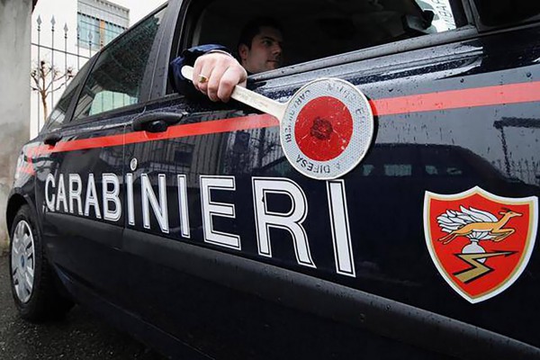 Carabinieri e vittima scongiurano ennesima truffa: un 16enne denunciato per aver tentato di ingannare un anziano