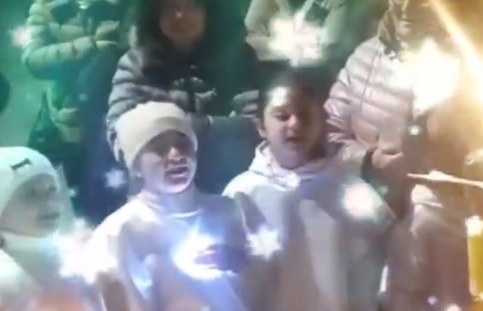 L'Istituto Comprensivo "Ceschelli" illumina d'amore il Rione Nappi