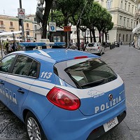 Nasconde droga in casa. Tratto in arresto dalla Polizia di Stato