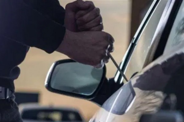 Ladri d'auto al centro commerciale di Nola: i Carabinieri arrestano 'Bruce Lee'