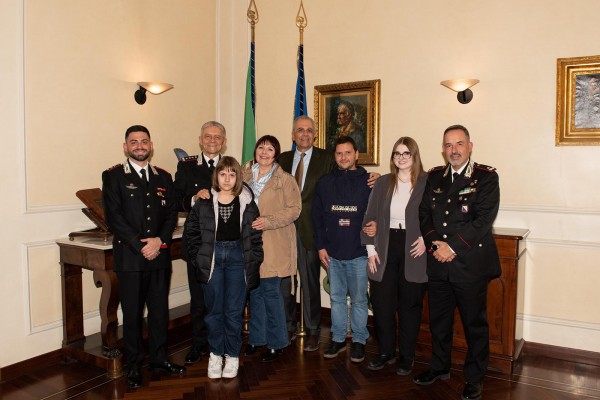 Carabinieri e Cassa Edile della Provincia di Napoli celebrano il gesto eroico di Anatolij Korol, insignito della medaglia d'oro al valore civile