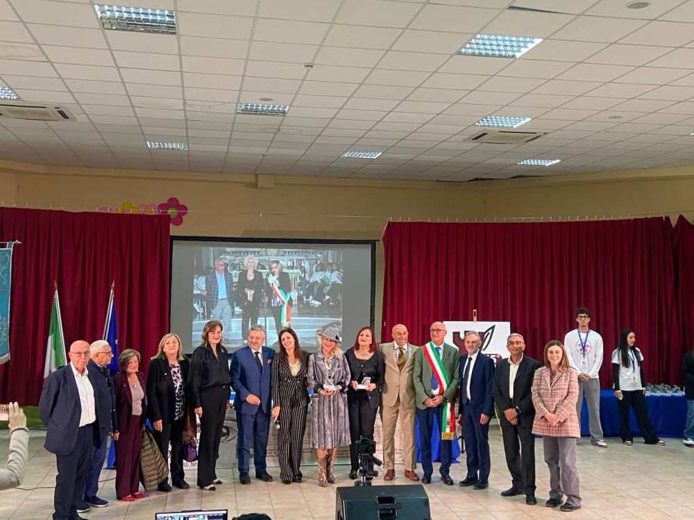 XVI PREMIO LETTERARIO CASTRUM CISTERNAE - FESTIVAL DELLA POESIA: Castello di Cisterna si veste di poesia: tre giorni intensi nel segno di Pirandello