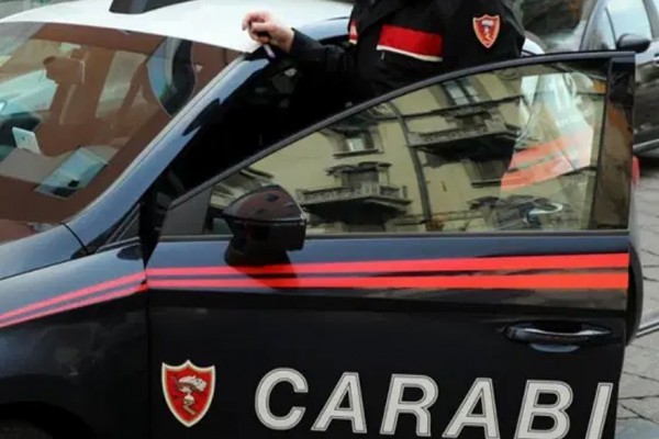 Inscenano un falso incidente stradale: tre scoperti e denunciati