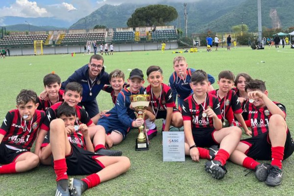 Palmese, piccoli campioni crescono: i Pulcini alzano la Coppa