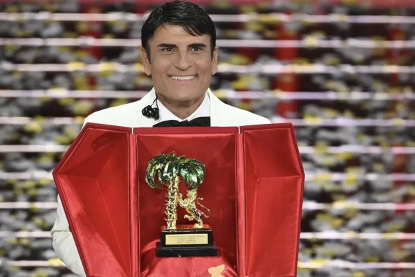 Trionfa Napoli a Sanremo: Sal Da Vinci condottiero di un'ammaliante Partenope