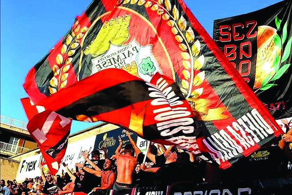 Febbre rossonera da derby: in quattrocento pronti a scortare la Palmese a Nola