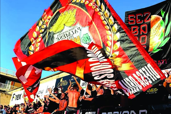 Febbre rossonera da derby: in quattrocento pronti a scortare la Palmese a Nola