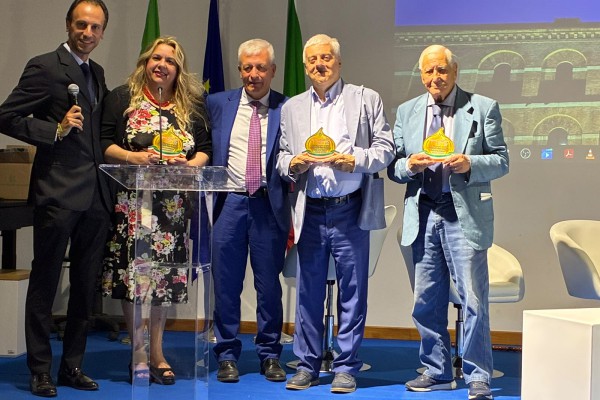 Avellino al centro del Mediterraneo: il Premio Castagna d’oro a tre firme del giornalismo