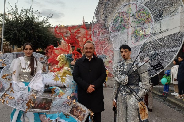 La Città Metropolitana di Napoli con il Vicesindaco Cirillo al Carnevale di Palma Campania: “Tra i più belli d’Italia, patrimonio immateriale nazionale”