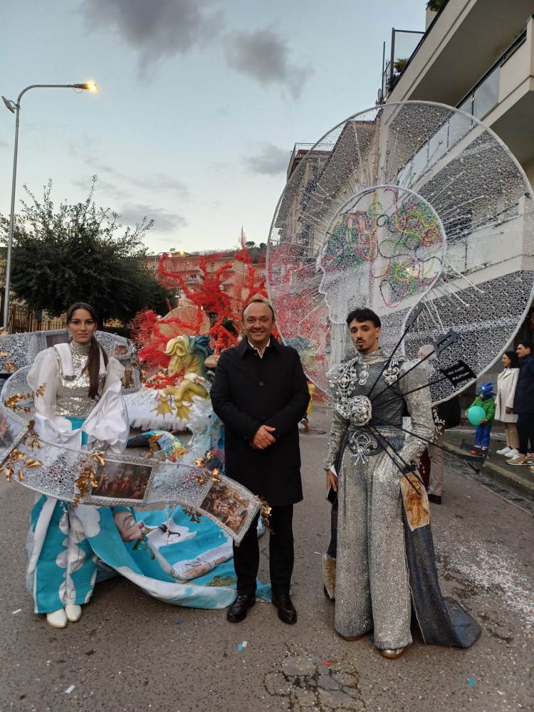 La Città Metropolitana di Napoli con il Vicesindaco Cirillo al Carnevale di Palma Campania: “Tra i più belli d’Italia, patrimonio immateriale nazionale”
