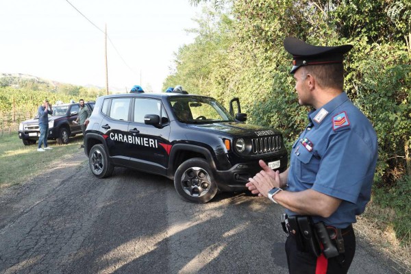 Sversano 200 litri di olio sul terreno: tre persone denunciate dai Carabinieri
