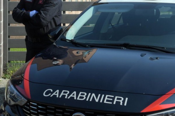 Carbonara di Nola: Carabinieri trovano 5 minori nella sala scommesse. Titolare sanzionato e attività sospesa