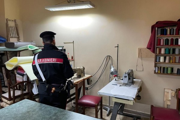 Controlli ambientali dei Carabinieri: fabbrica abusiva sequestrata