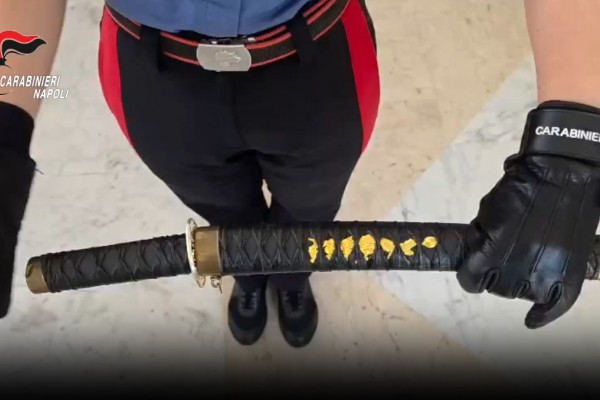Terzigno: Con un coltello da cucina nello zaino. Carabinieri denunciano alunno 14enne