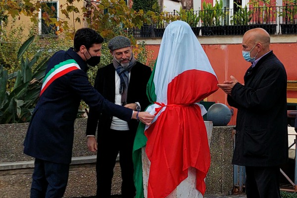 Palma Campania: D'Annunzio, il busto bronzeo e quel nastro rosso che lega Palma al Vittoriale