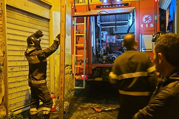 Ottaviano, in fiamme un'abitazione. Rogo spento dai Vigili del Fuoco