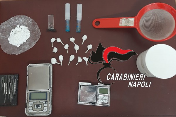 Confezionava cocaina in casa. 57enne arrestato dai Carabinieri