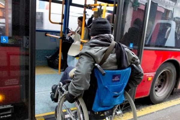 Assistenza e trasporto degli studenti con disabilità: dalla Regione Campania un pacchetto da 20 milioni di euro